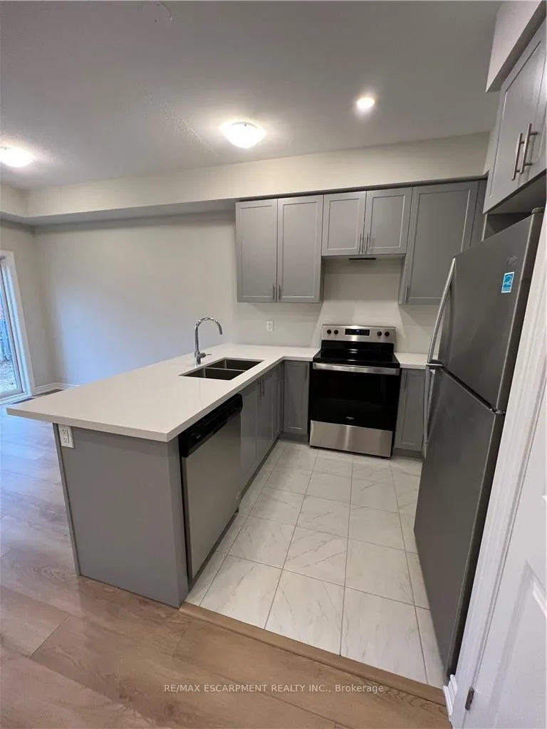 Photo 12 of 5 Genoa Drive, Hamilton, Jerome — HOMEH
