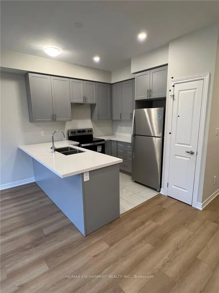 Photo 13 of 5 Genoa Drive, Hamilton, Jerome — HOMEH