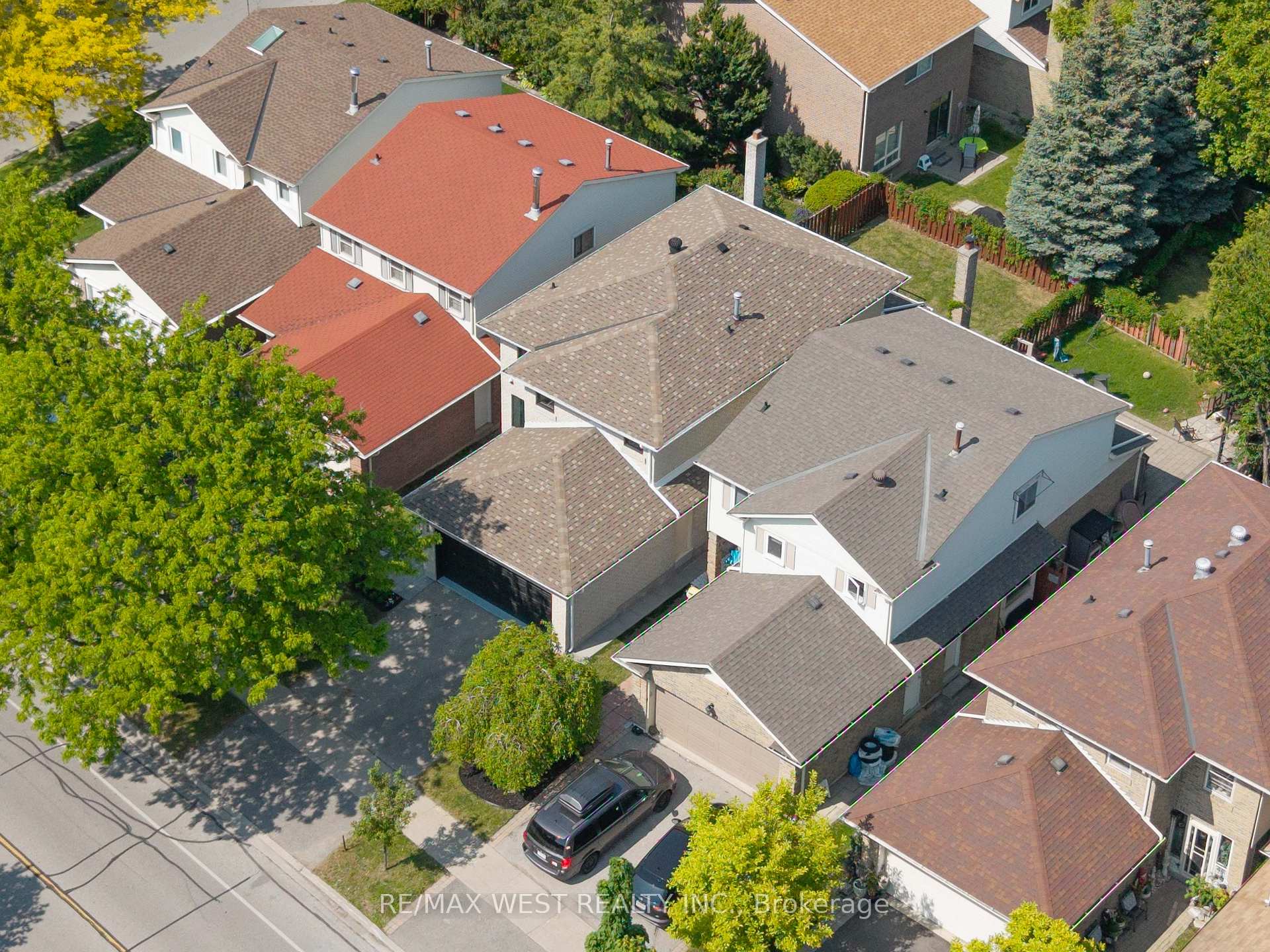 Photo 1 of 343 Mullen Drive, Vaughan, Brownridge — HOMEH