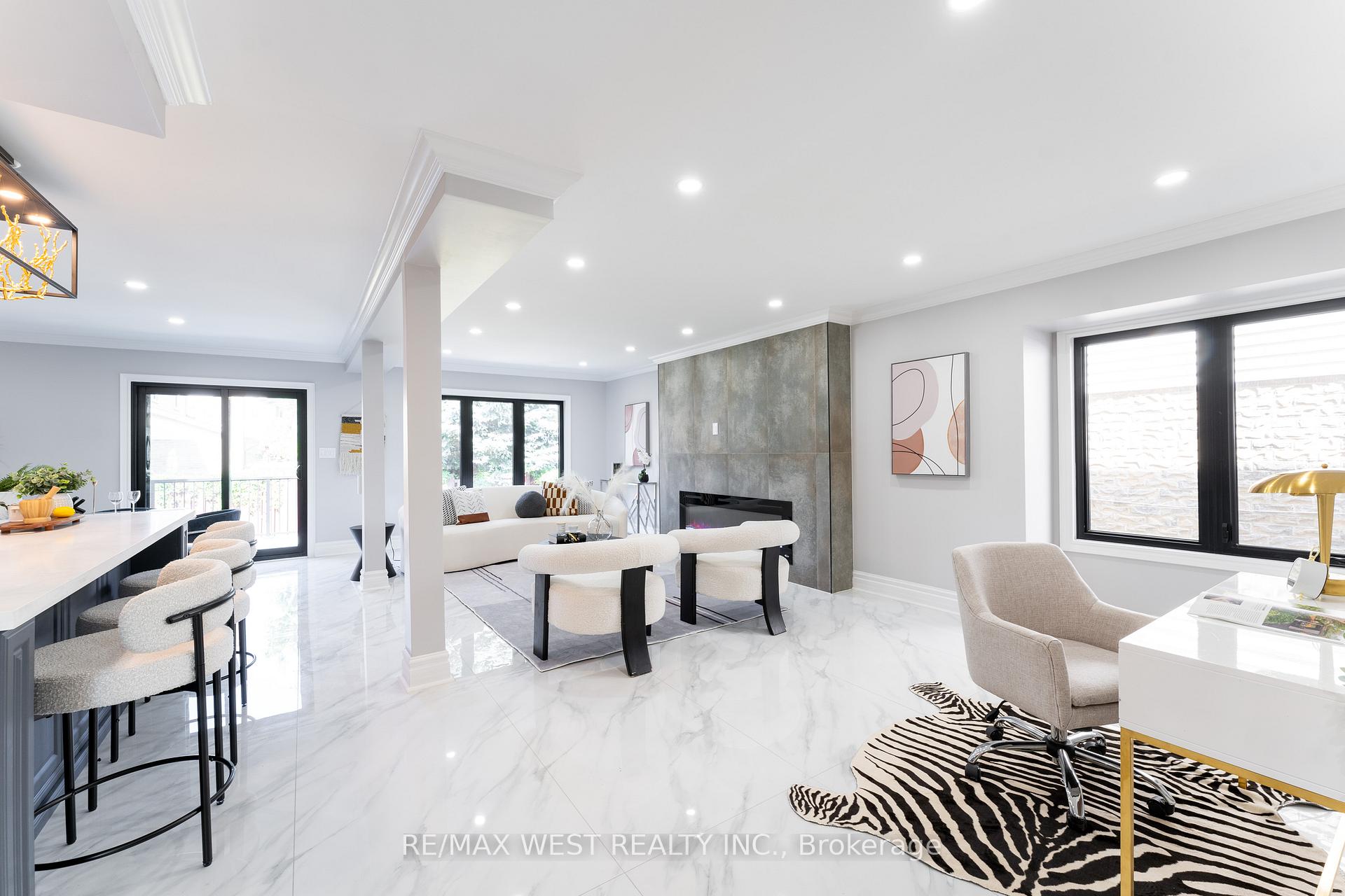 Photo 9 of 343 Mullen Drive, Vaughan, Brownridge — HOMEH