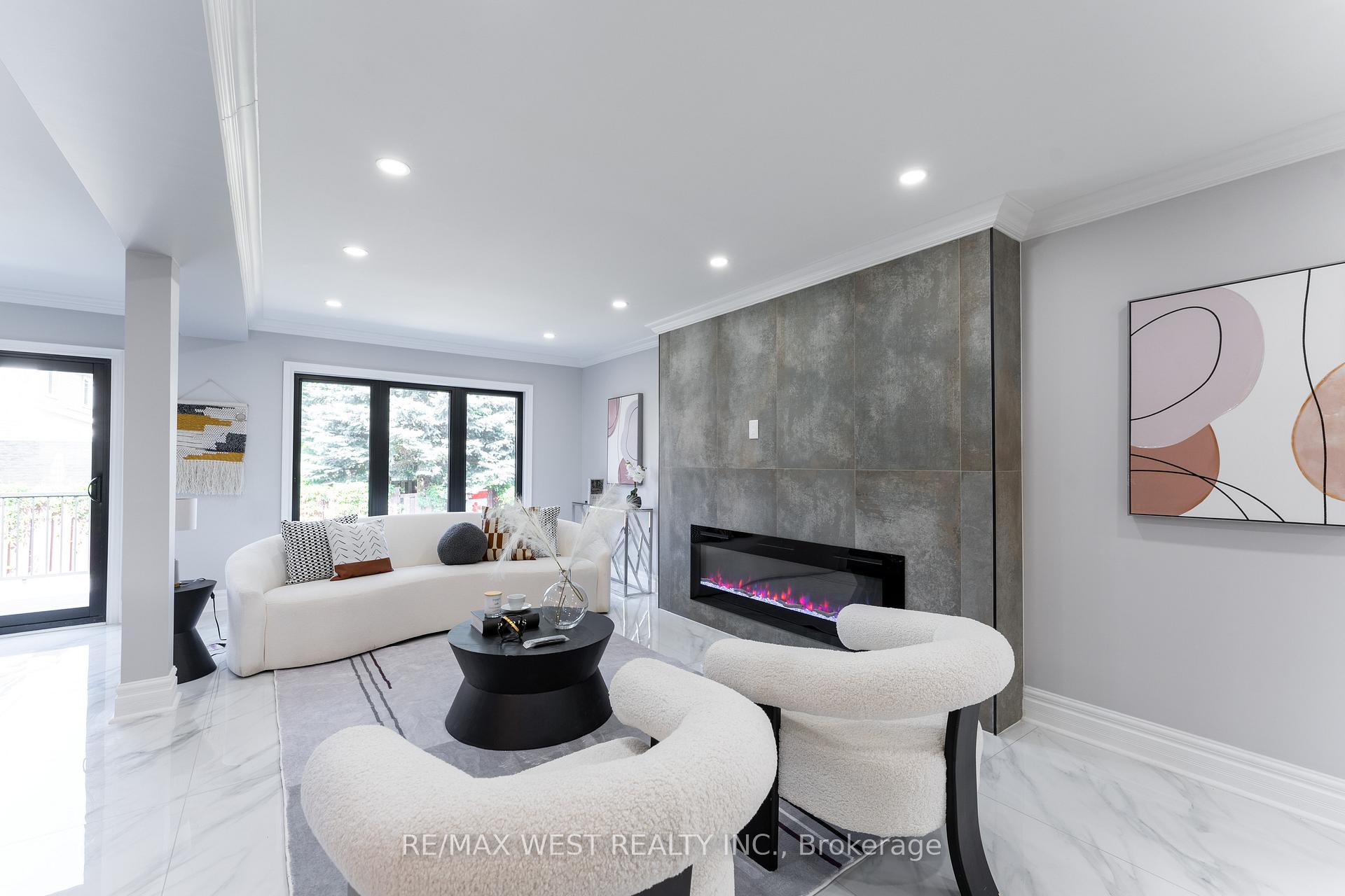 Photo 12 of 343 Mullen Drive, Vaughan, Brownridge — HOMEH