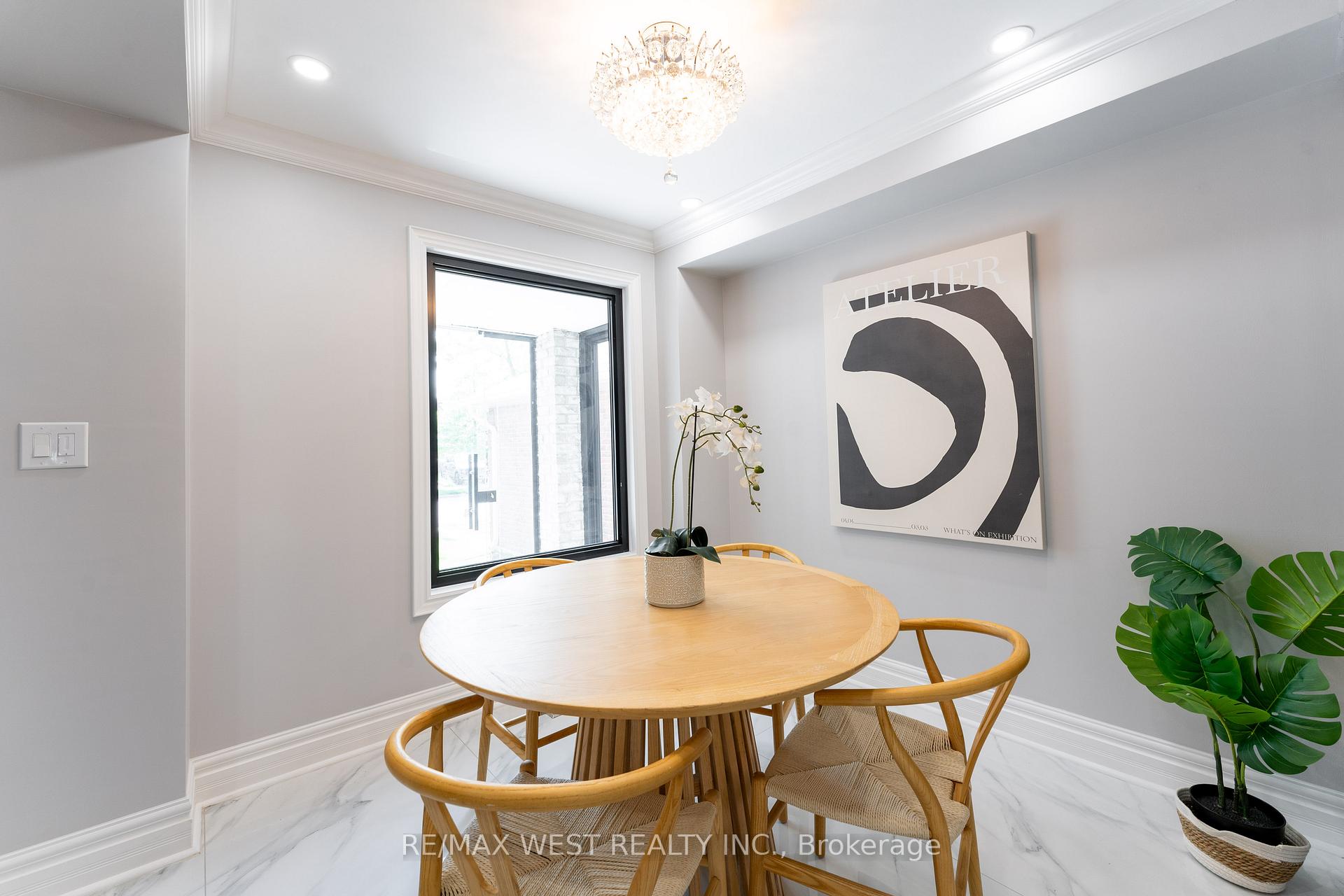 Photo 16 of 343 Mullen Drive, Vaughan, Brownridge — HOMEH