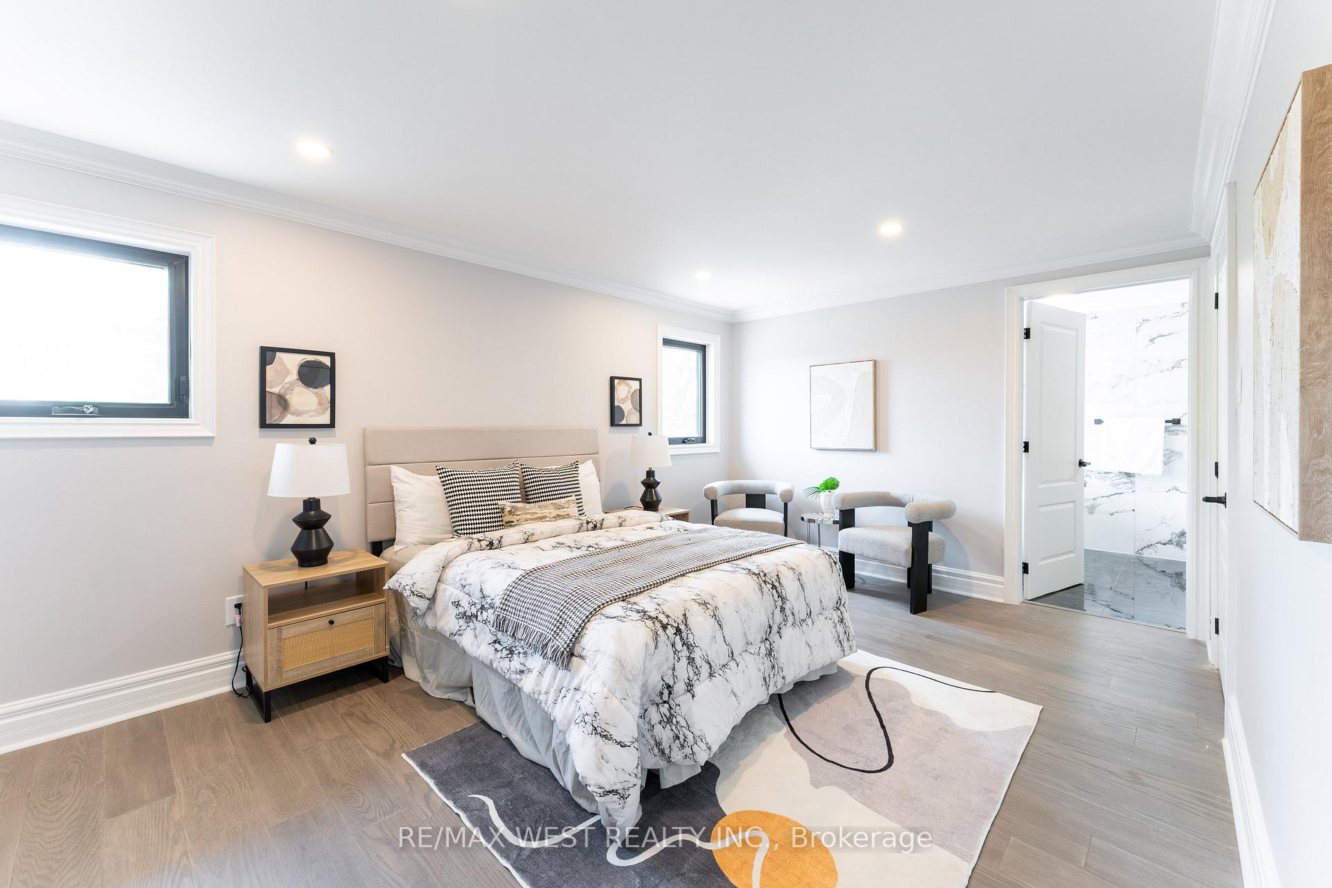 Photo 20 of 343 Mullen Drive, Vaughan, Brownridge — HOMEH