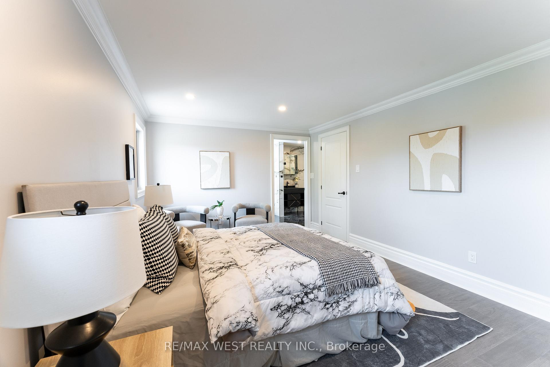 Photo 21 of 343 Mullen Drive, Vaughan, Brownridge — HOMEH