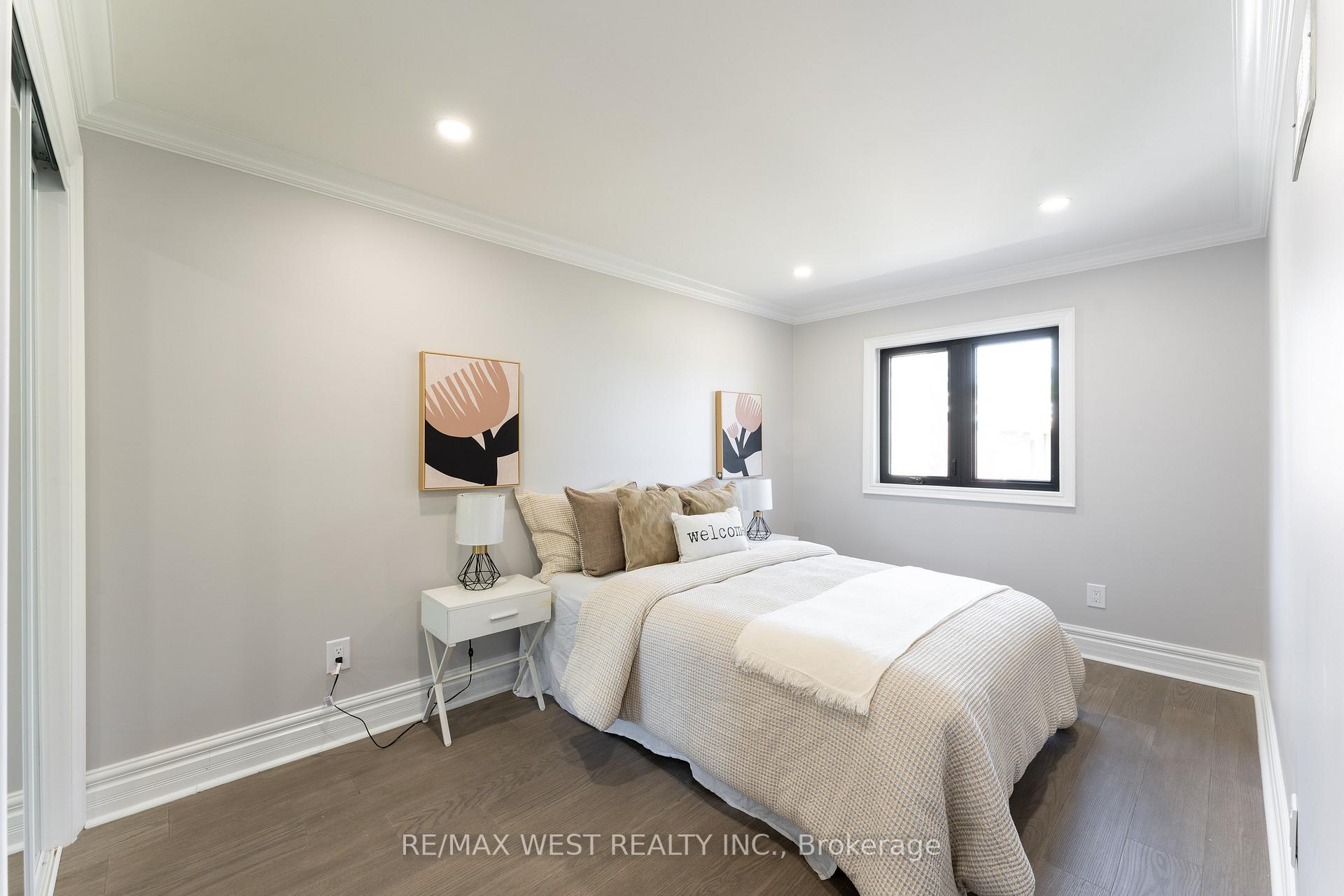 Photo 26 of 343 Mullen Drive, Vaughan, Brownridge — HOMEH