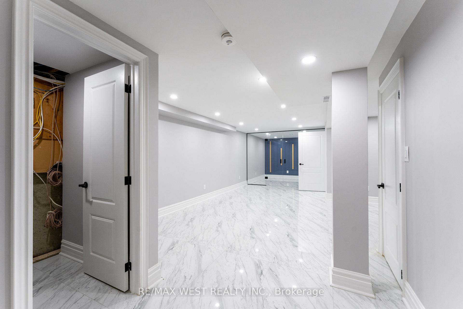 Photo 31 of 343 Mullen Drive, Vaughan, Brownridge — HOMEH