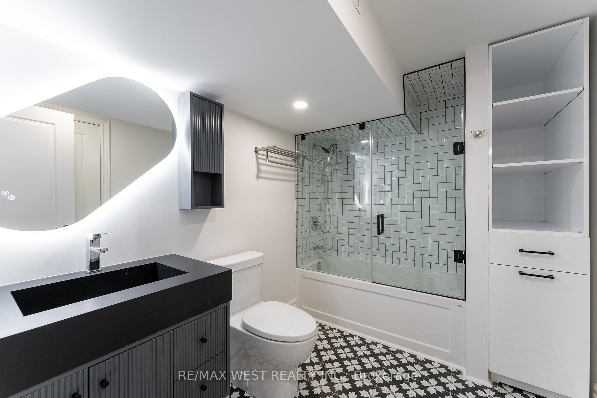 Photo 38 of 343 Mullen Drive, Vaughan, Brownridge — HOMEH