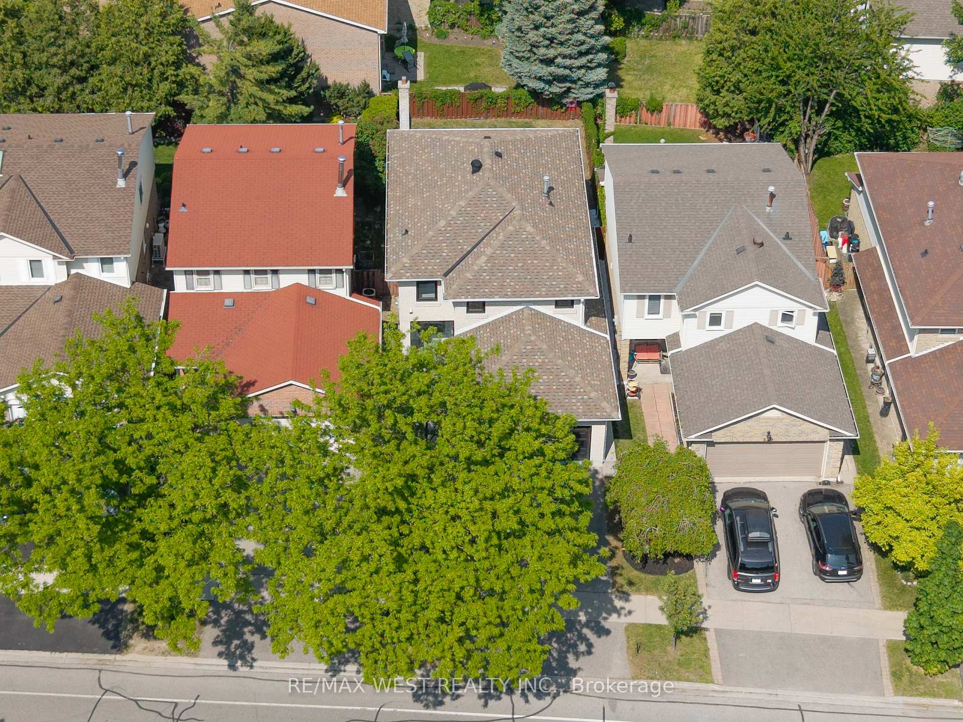 Photo 47 of 343 Mullen Drive, Vaughan, Brownridge — HOMEH