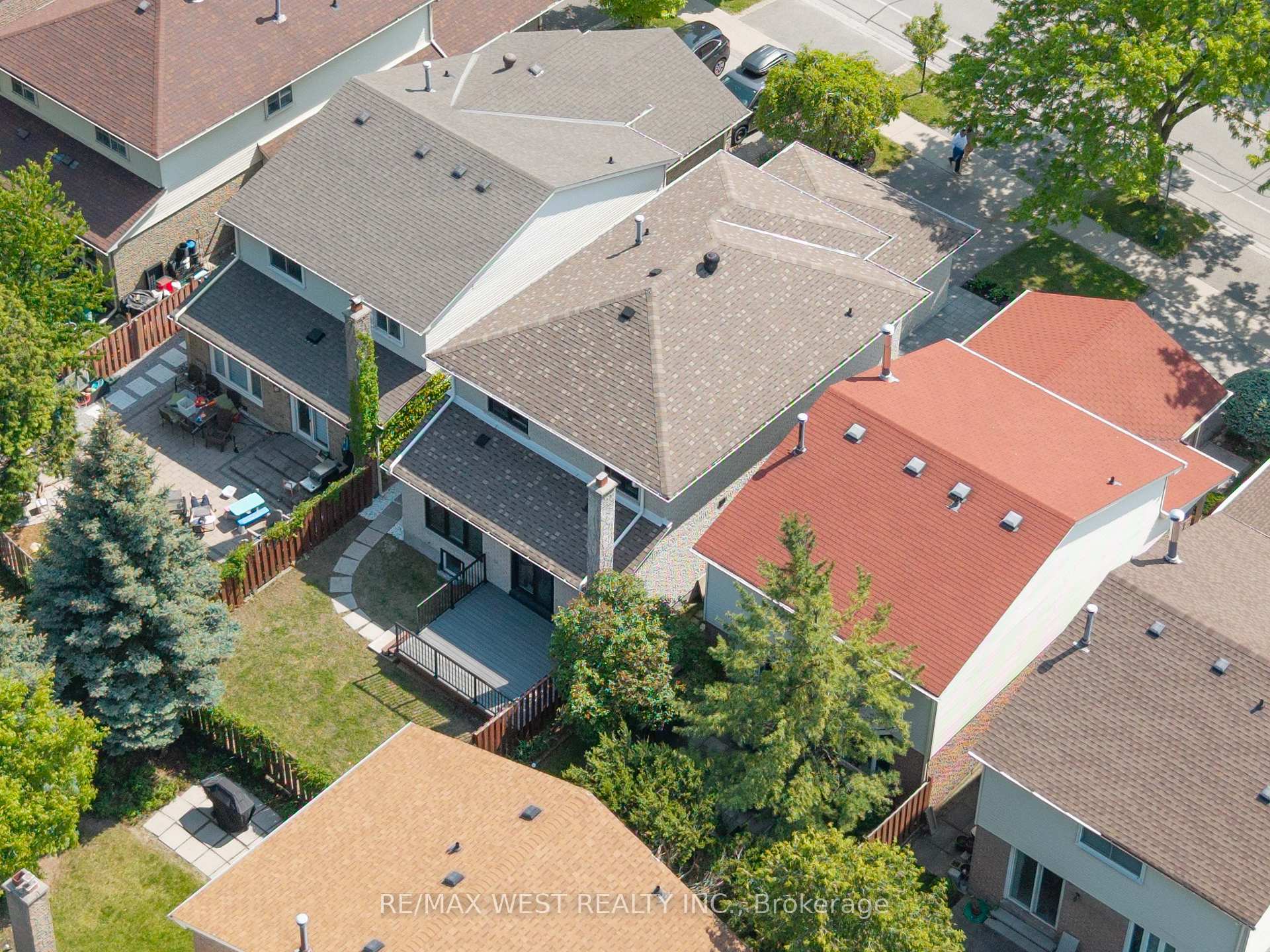 Photo 49 of 343 Mullen Drive, Vaughan, Brownridge — HOMEH