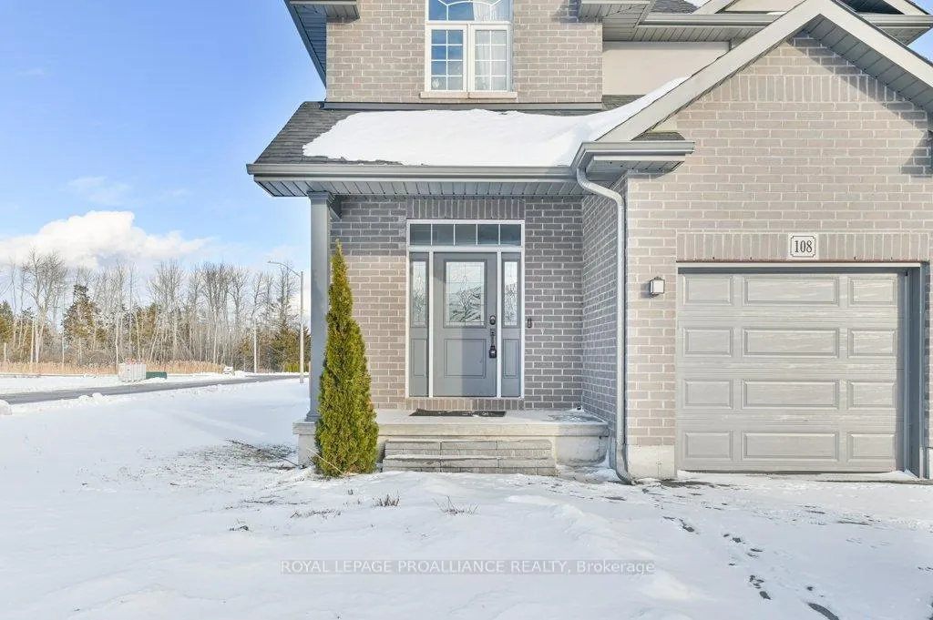 Photo 4 of 108 Ledgerock Court, Quinte West, Sidney Ward — HOMEH