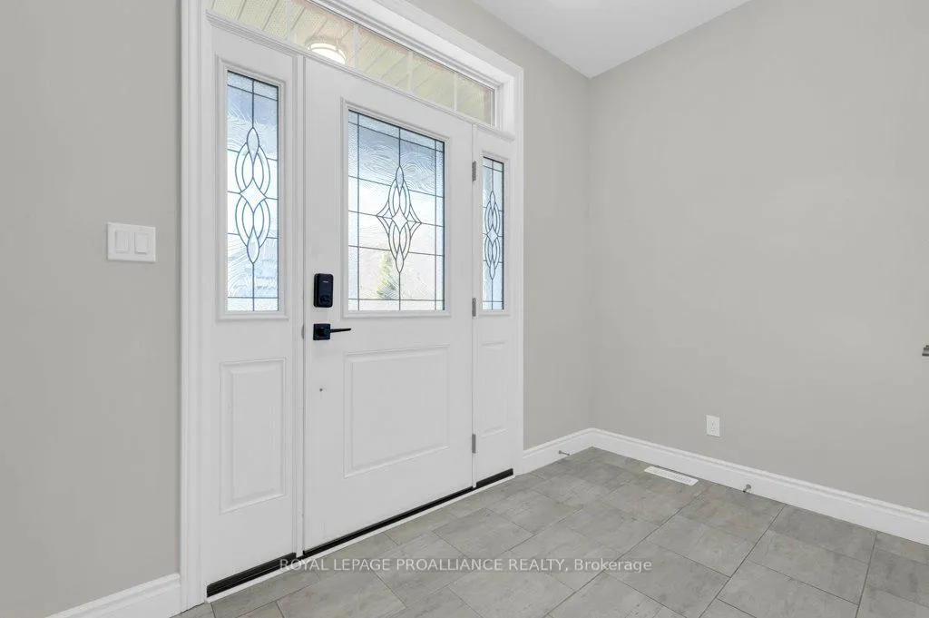 Photo 5 of 108 Ledgerock Court, Quinte West, Sidney Ward — HOMEH