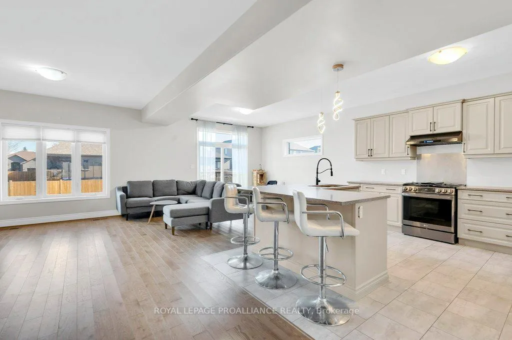 Photo 9 of 108 Ledgerock Court, Quinte West, Sidney Ward — HOMEH