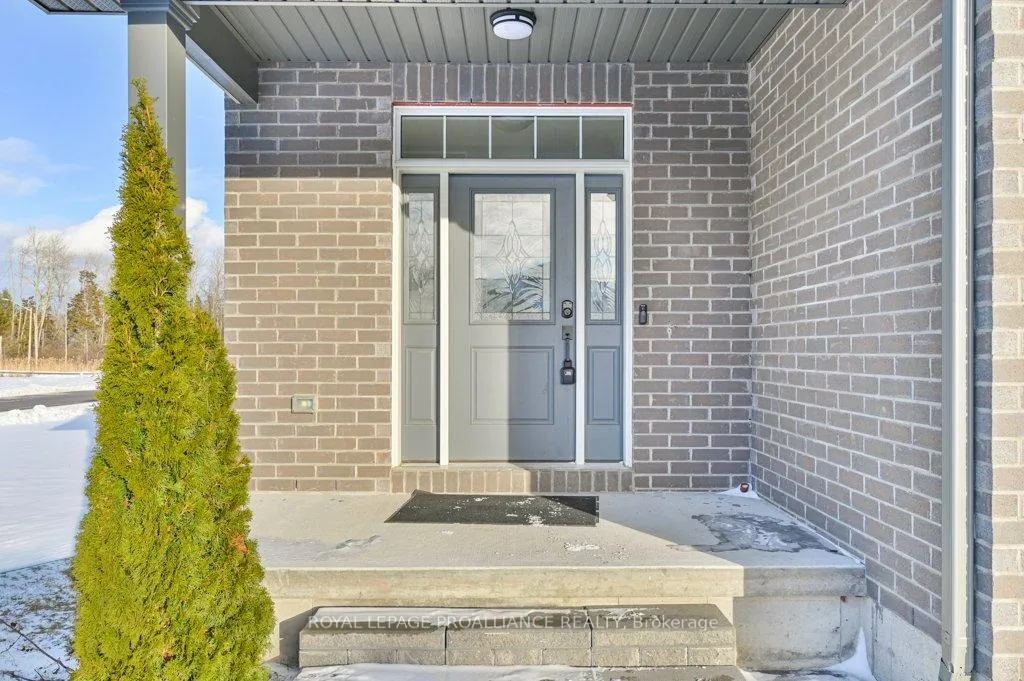 Photo 10 of 108 Ledgerock Court, Quinte West, Sidney Ward — HOMEH