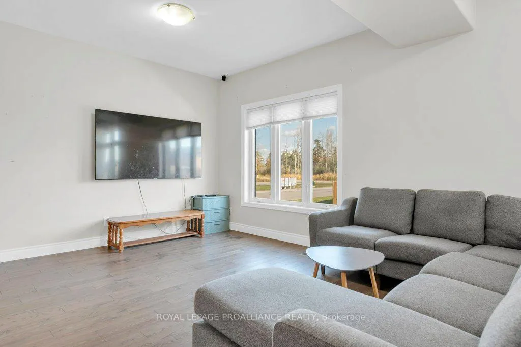 Photo 16 of 108 Ledgerock Court, Quinte West, Sidney Ward — HOMEH