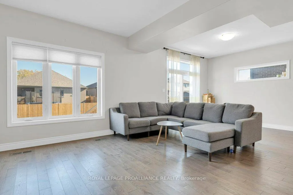 Photo 17 of 108 Ledgerock Court, Quinte West, Sidney Ward — HOMEH