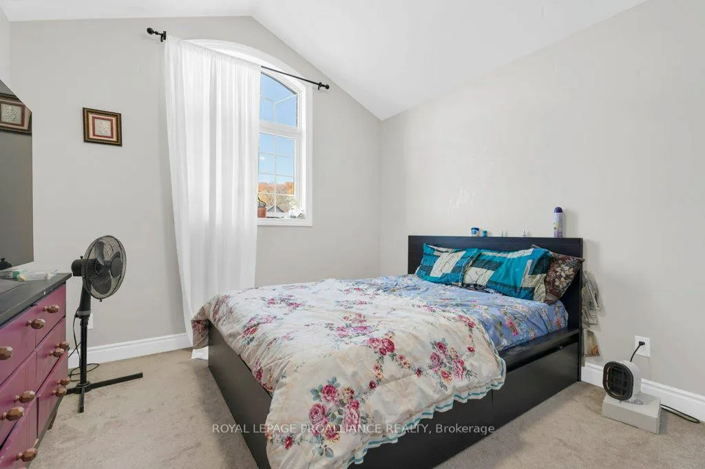 Photo 20 of 108 Ledgerock Court, Quinte West, Sidney Ward — HOMEH