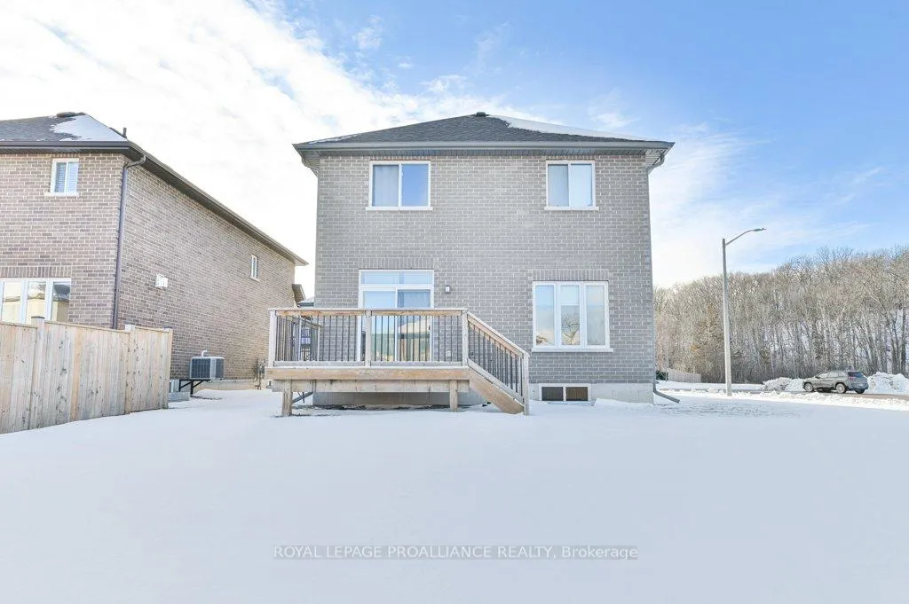 Photo 27 of 108 Ledgerock Court, Quinte West, Sidney Ward — HOMEH