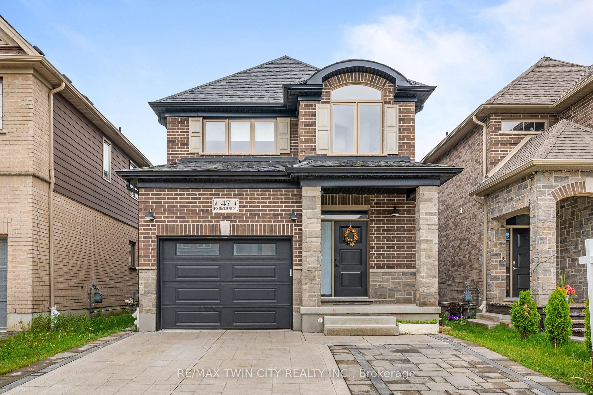 Front of 47 Pondcliffe Drive S