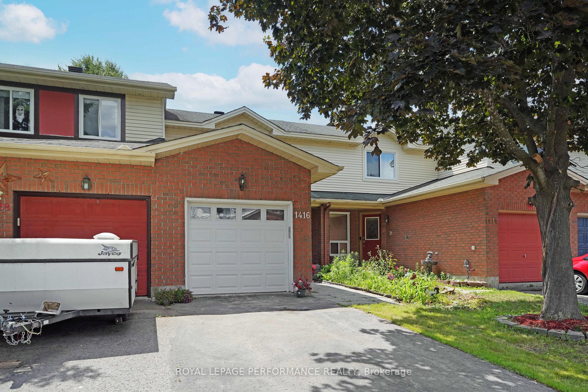 Front of 1416 Caravel Crescent