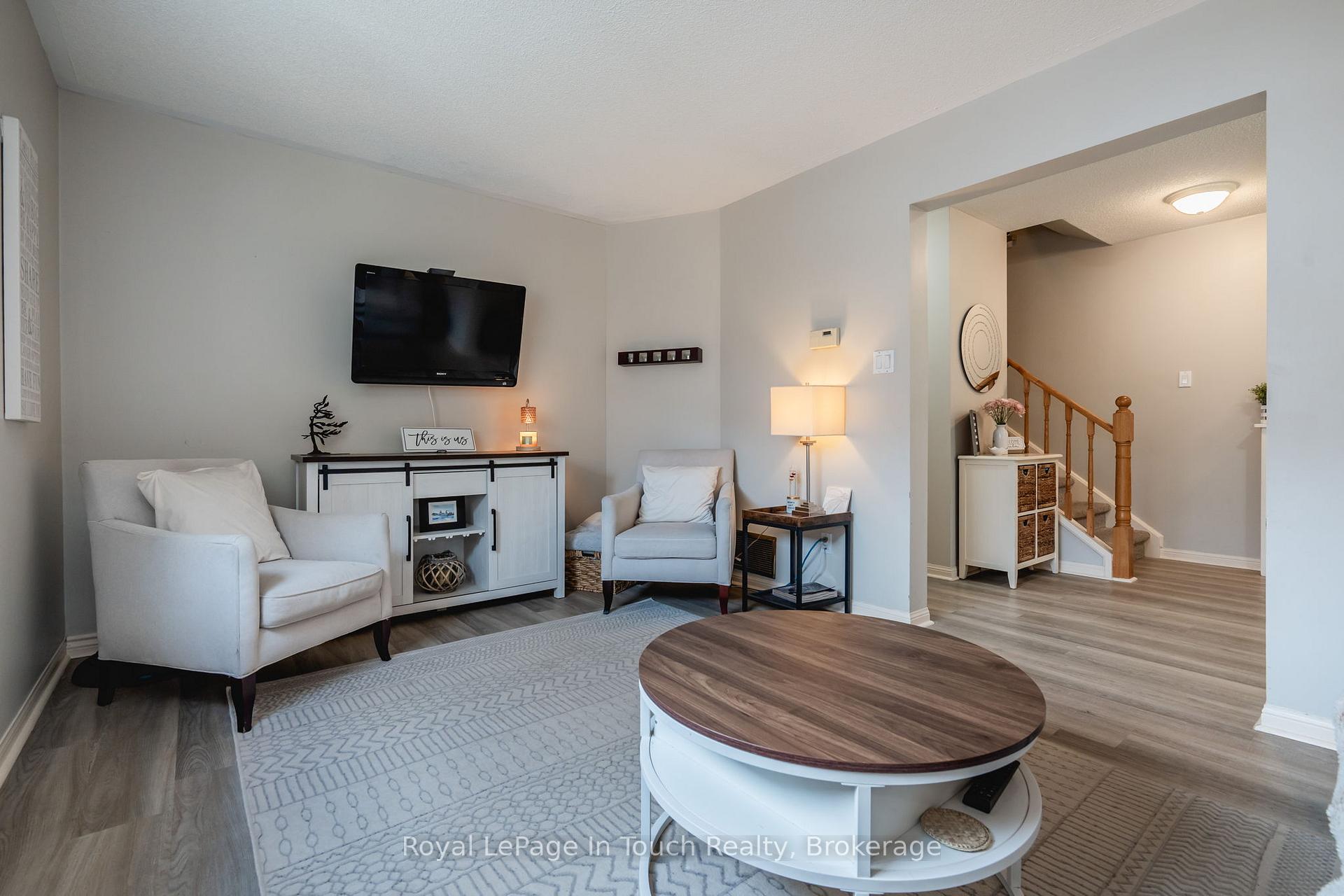 Photo 6 of 215 Margaret Street, Midland — HOMEH