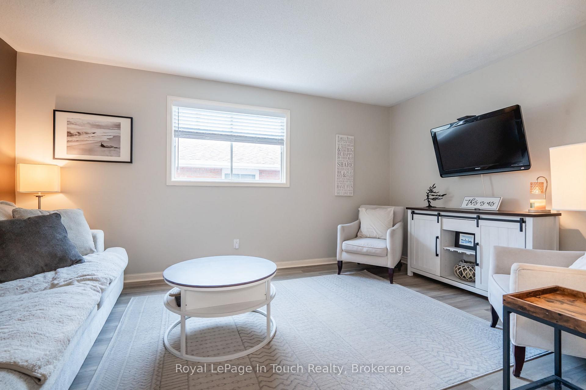 Photo 8 of 215 Margaret Street, Midland — HOMEH
