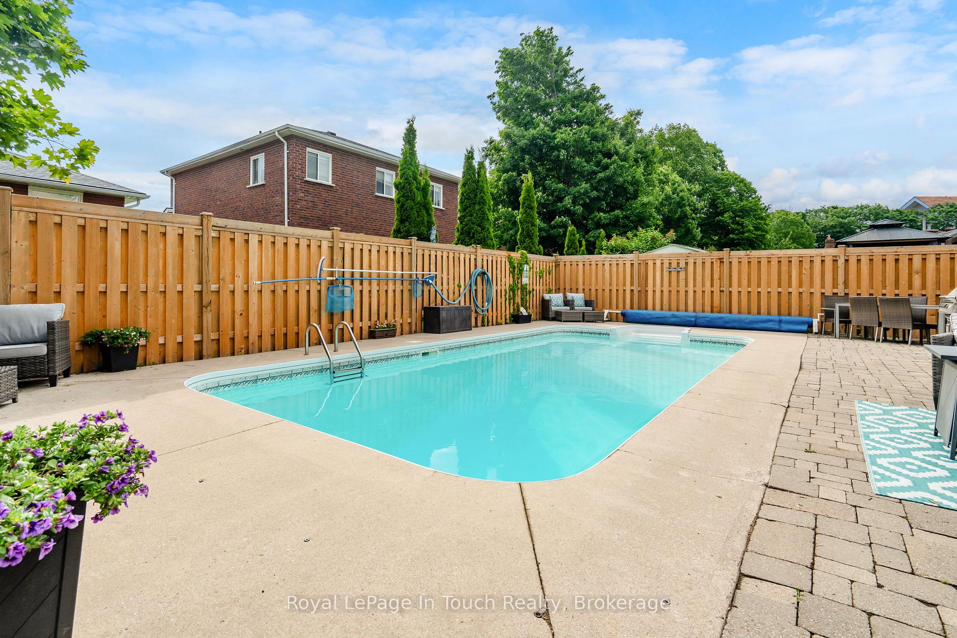 Photo 18 of 215 Margaret Street, Midland — HOMEH