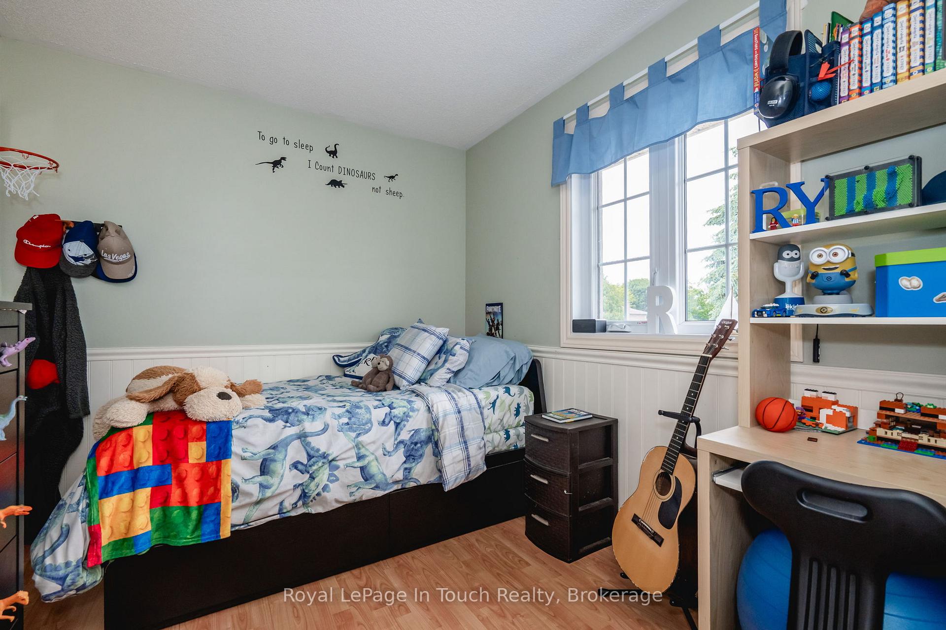 Photo 23 of 215 Margaret Street, Midland — HOMEH