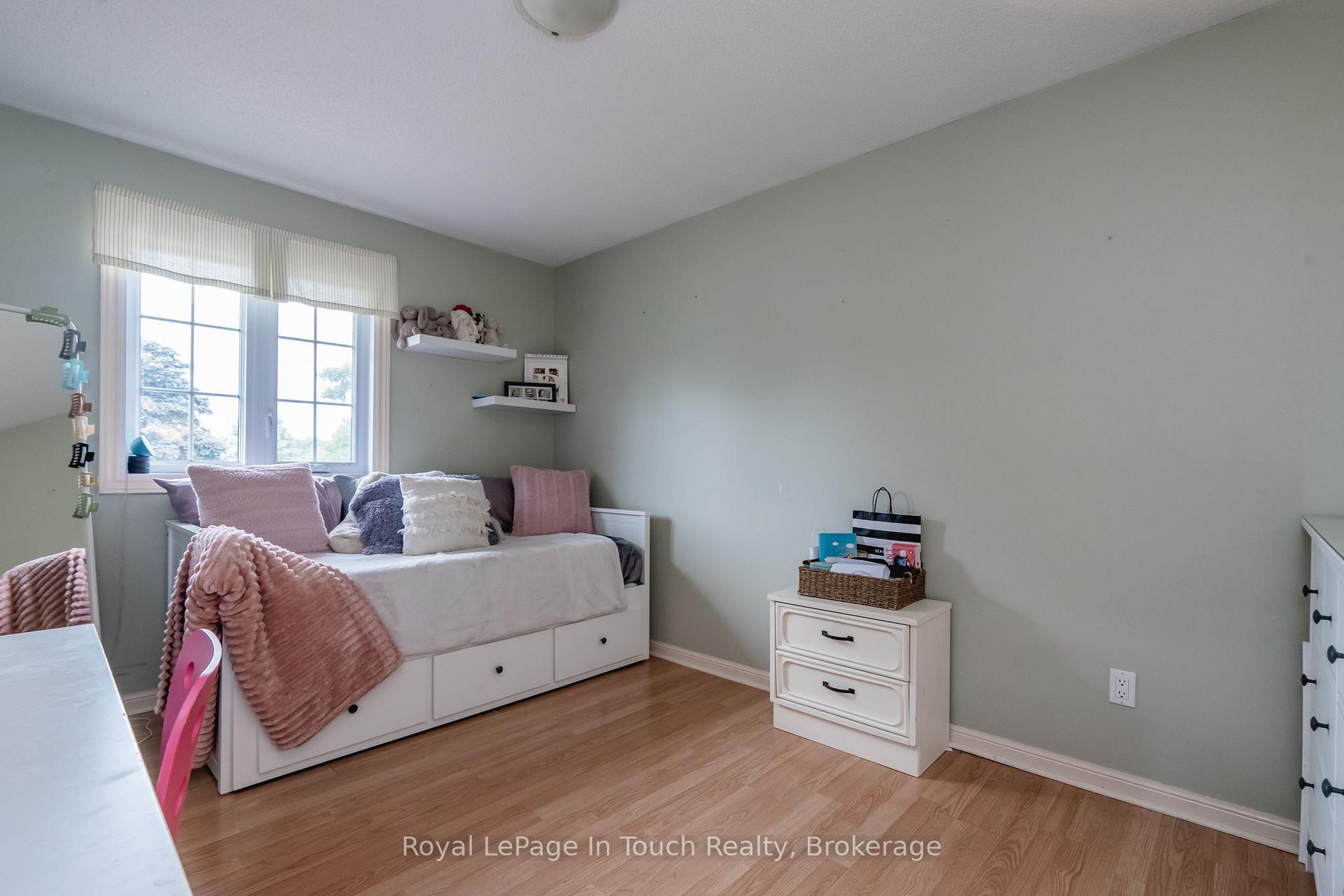 Photo 26 of 215 Margaret Street, Midland — HOMEH