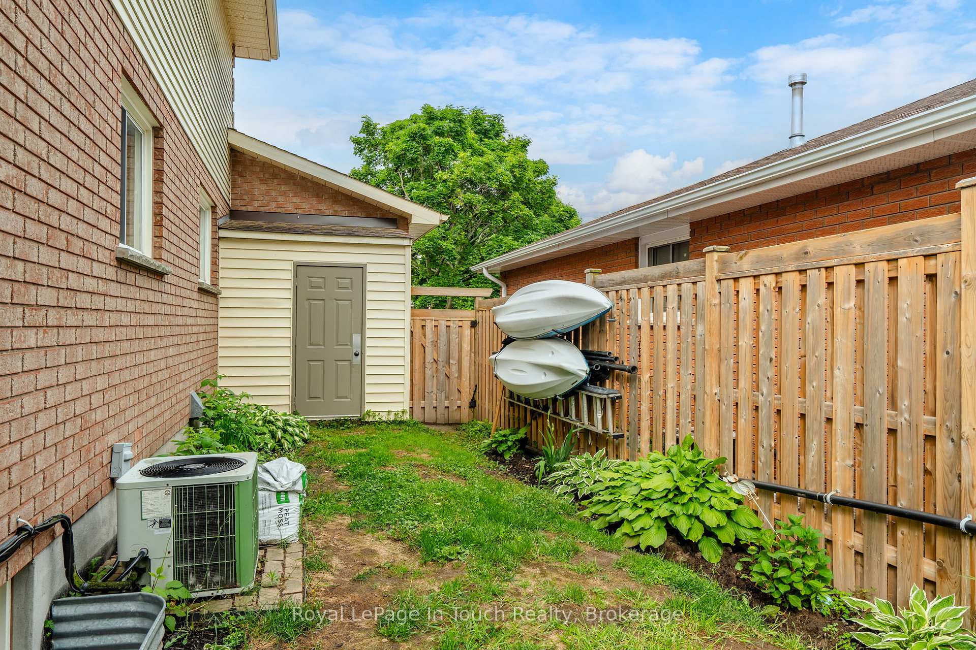 Photo 32 of 215 Margaret Street, Midland — HOMEH