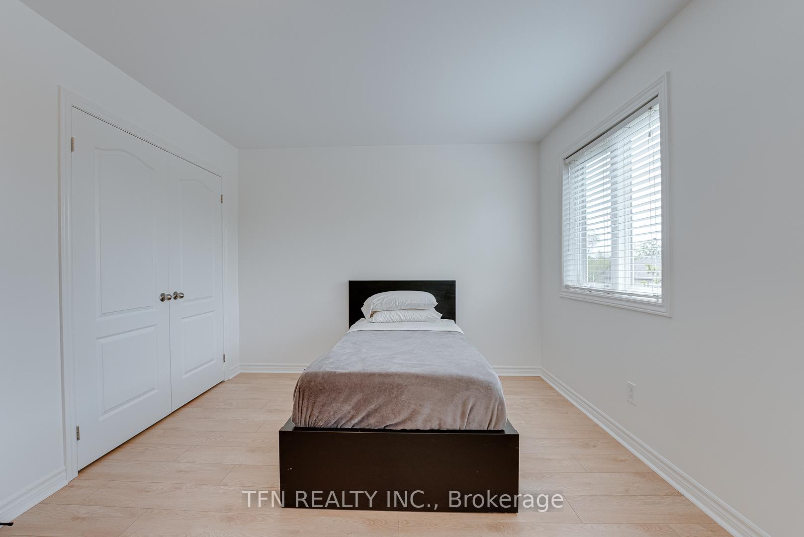 Photo 4 of 2360 Treversh Common, Burlington, Freeman — HOMEH