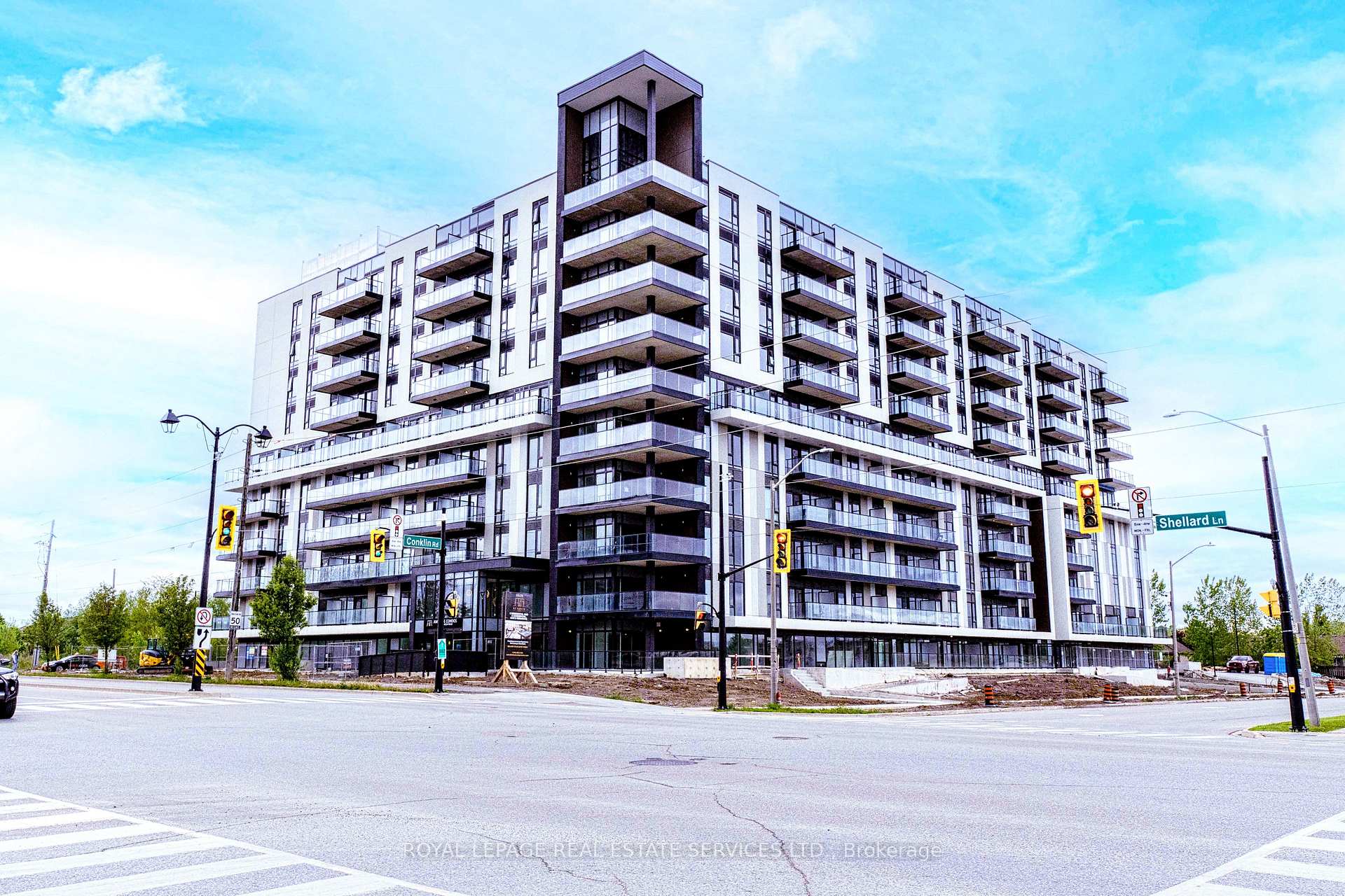 Front of Unit 714, 575 Conklin Road