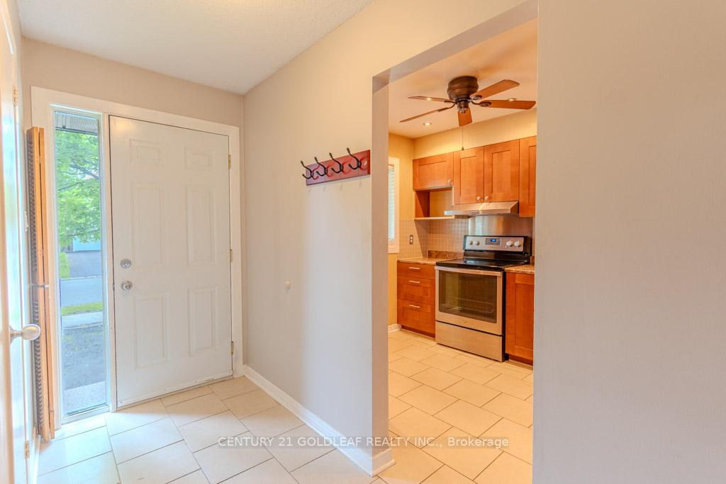 Photo 3 of 1342 Cedarcroft Crescent, Ottawa, Pineview — HOMEH