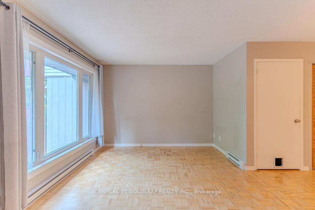 Photo 10 of 1342 Cedarcroft Crescent, Ottawa, Pineview — HOMEH