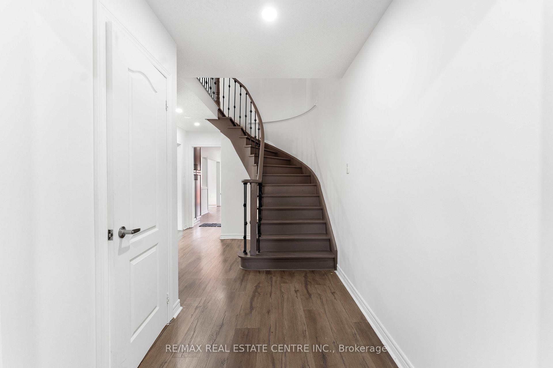 Photo 9 of 40 Octillo Boulevard, Brampton, Sandringham-Wellington — HOMEH