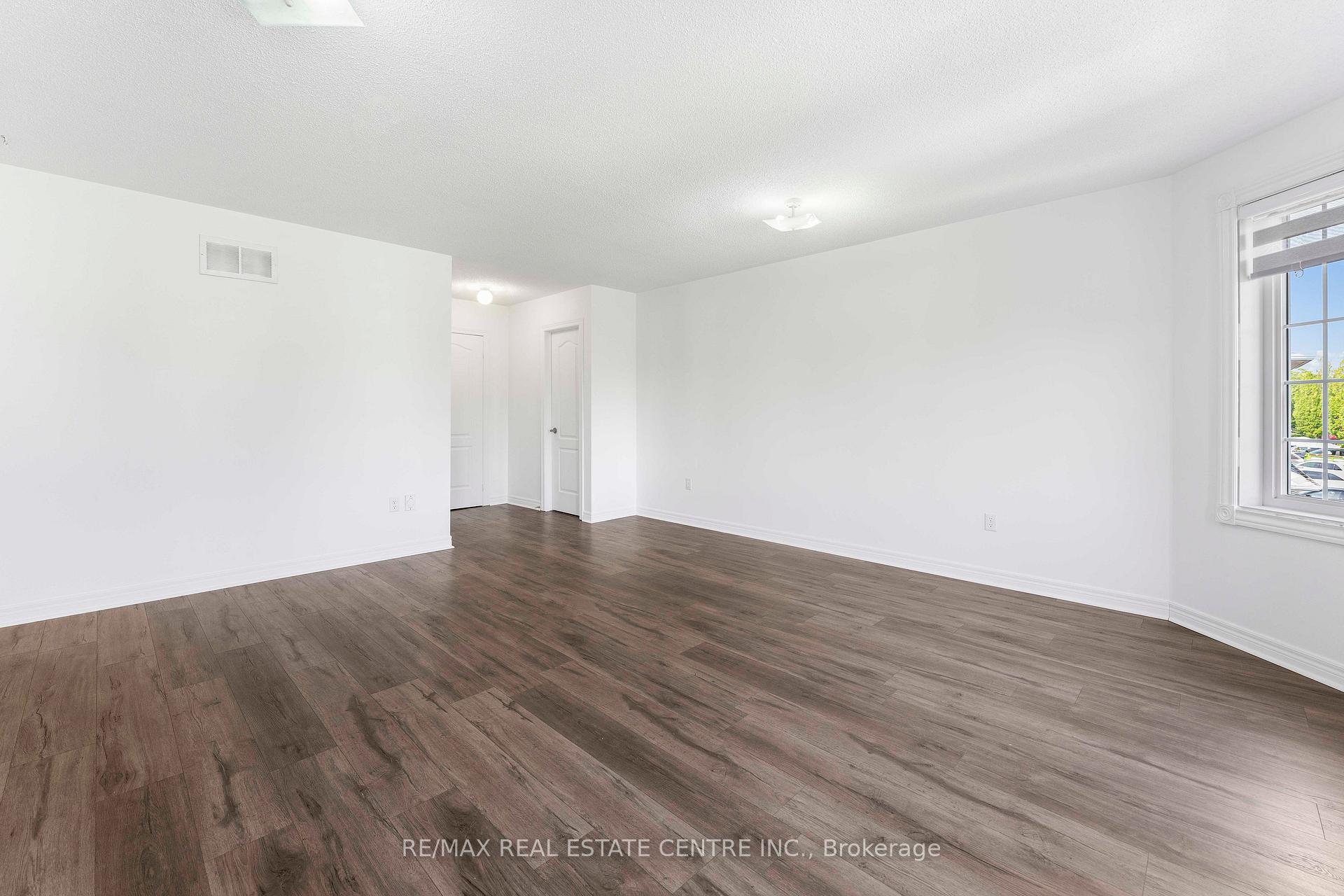 Photo 32 of 40 Octillo Boulevard, Brampton, Sandringham-Wellington — HOMEH