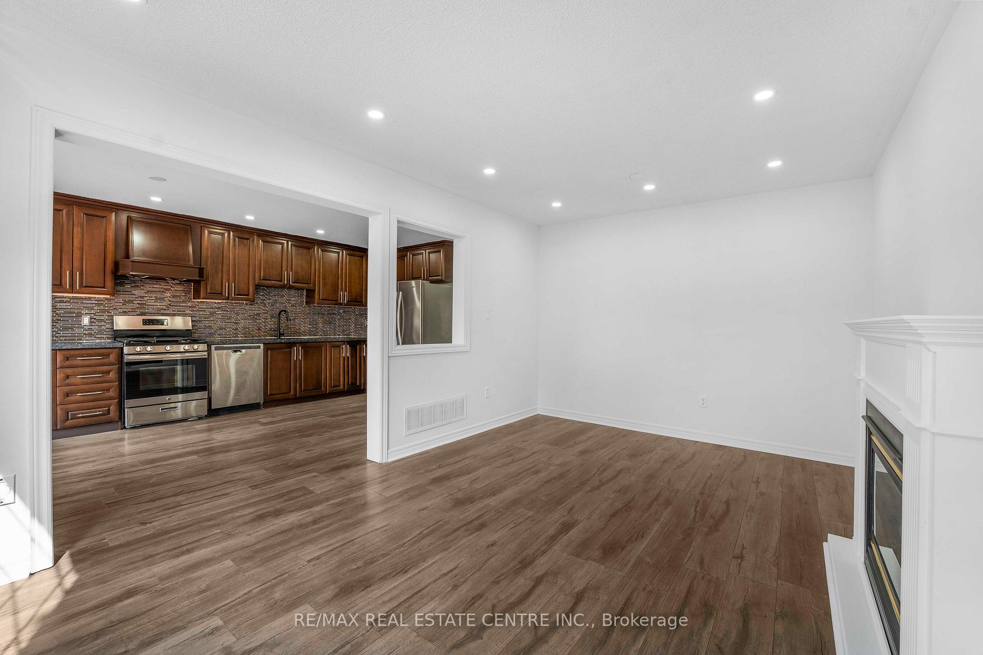 Photo 7 of 40 Octillo Boulevard, Brampton, Sandringham-Wellington — HOMEH