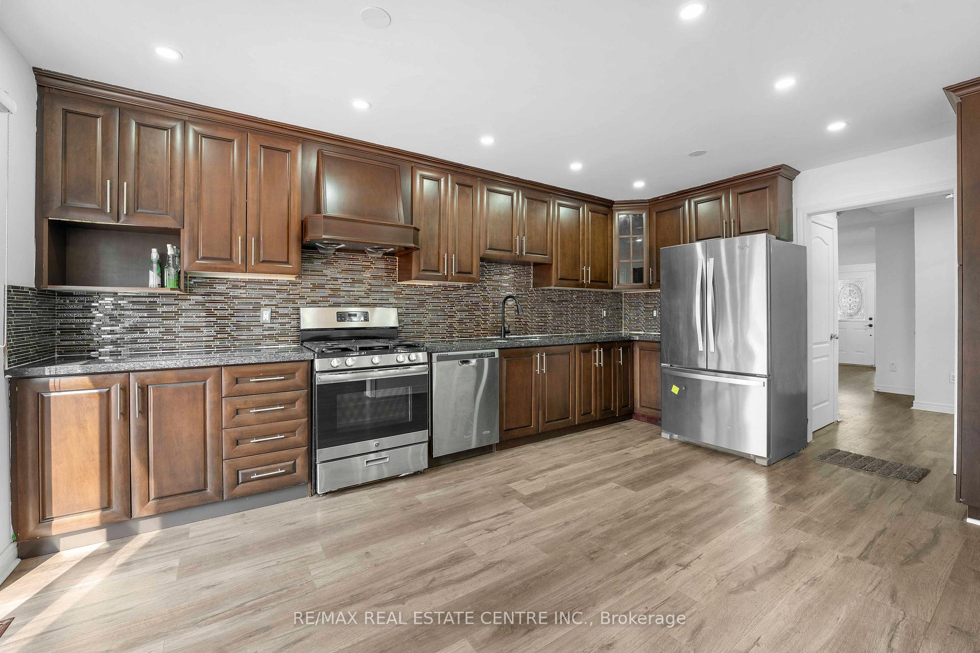Photo 16 of 40 Octillo Boulevard, Brampton, Sandringham-Wellington — HOMEH