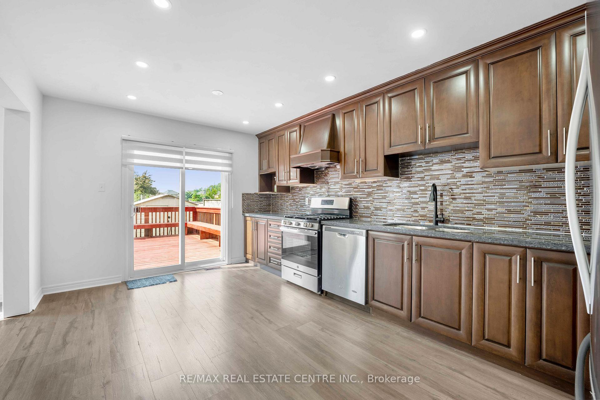 Photo 30 of 40 Octillo Boulevard, Brampton, Sandringham-Wellington — HOMEH