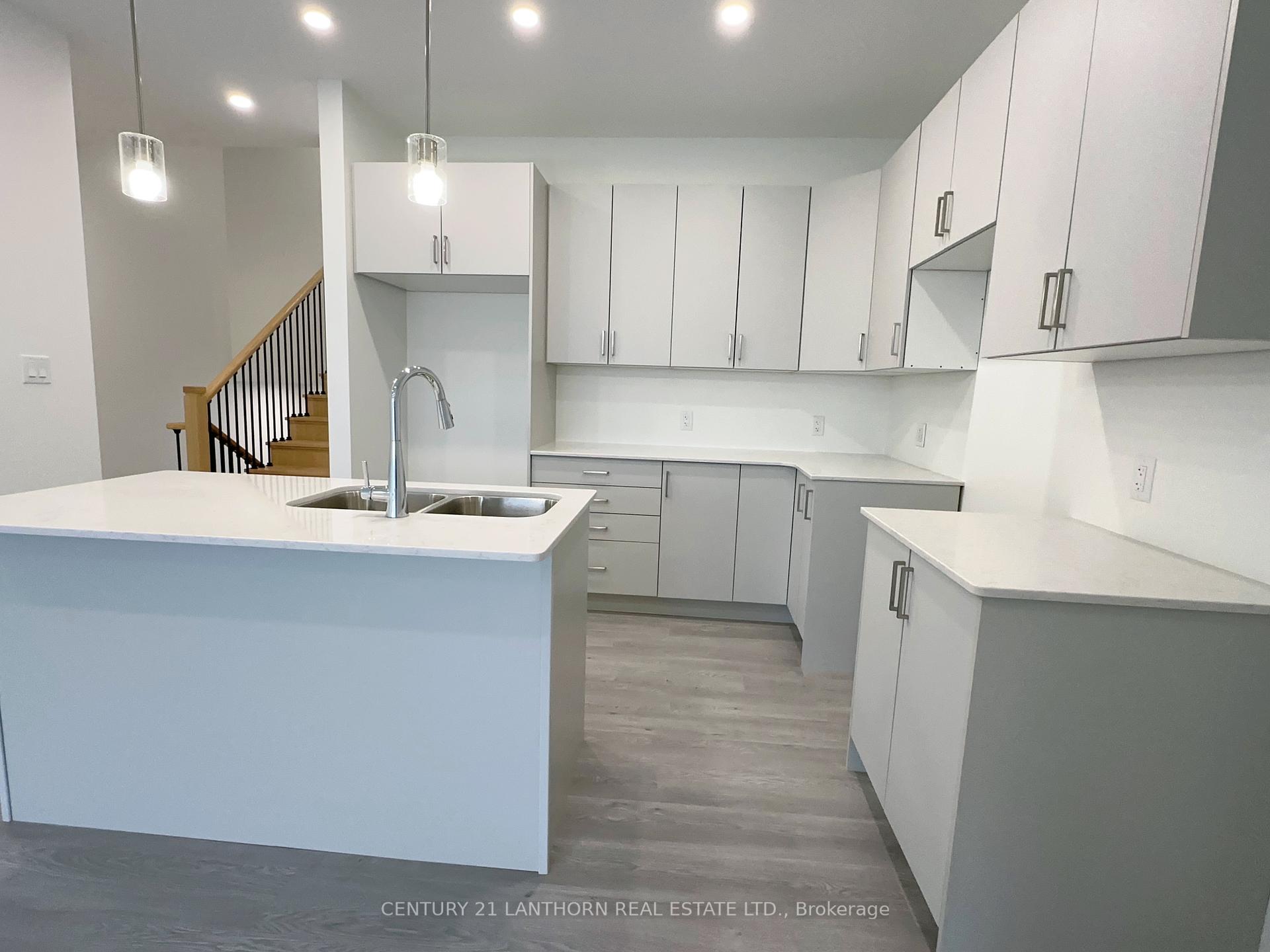 Photo 3 of 58 Summit Crescent, Belleville, Belleville Ward — HOMEH