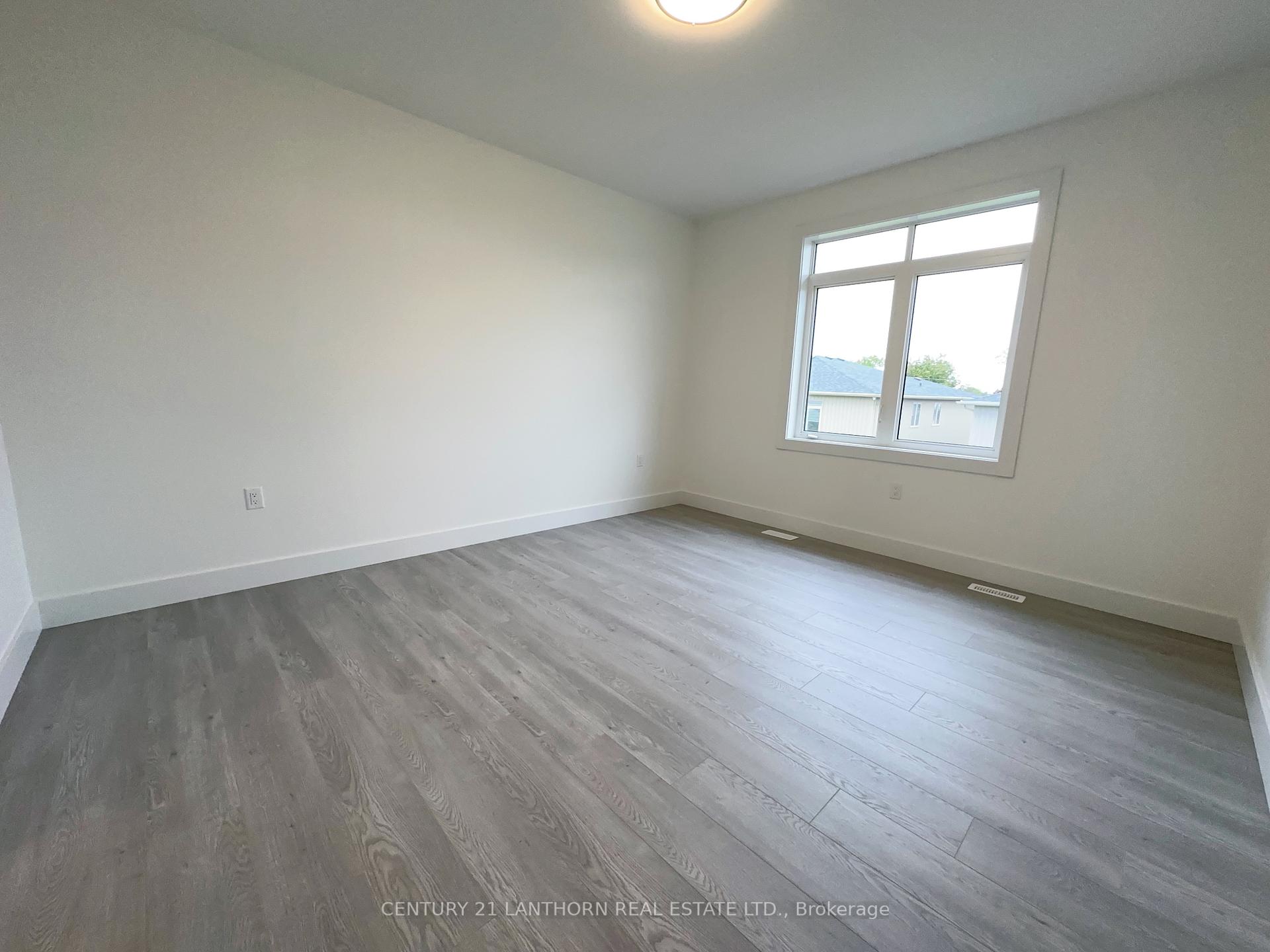 Photo 10 of 58 Summit Crescent, Belleville, Belleville Ward — HOMEH