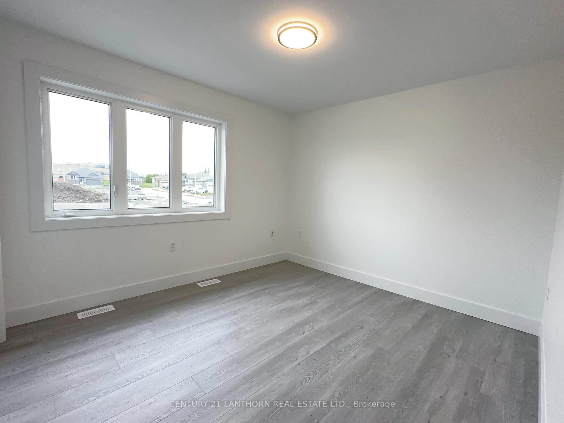 Photo 16 of 58 Summit Crescent, Belleville, Belleville Ward — HOMEH