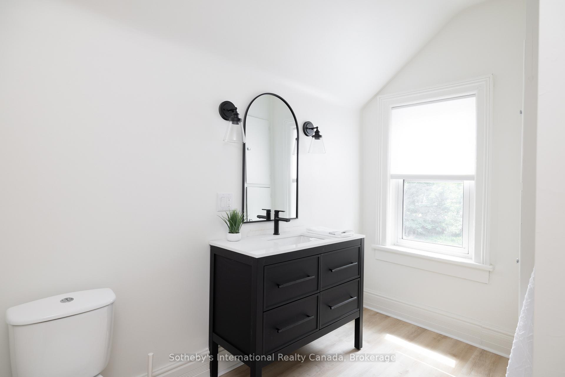 Photo 17 of 40 Toronto Street S, Grey Highlands — HOMEH