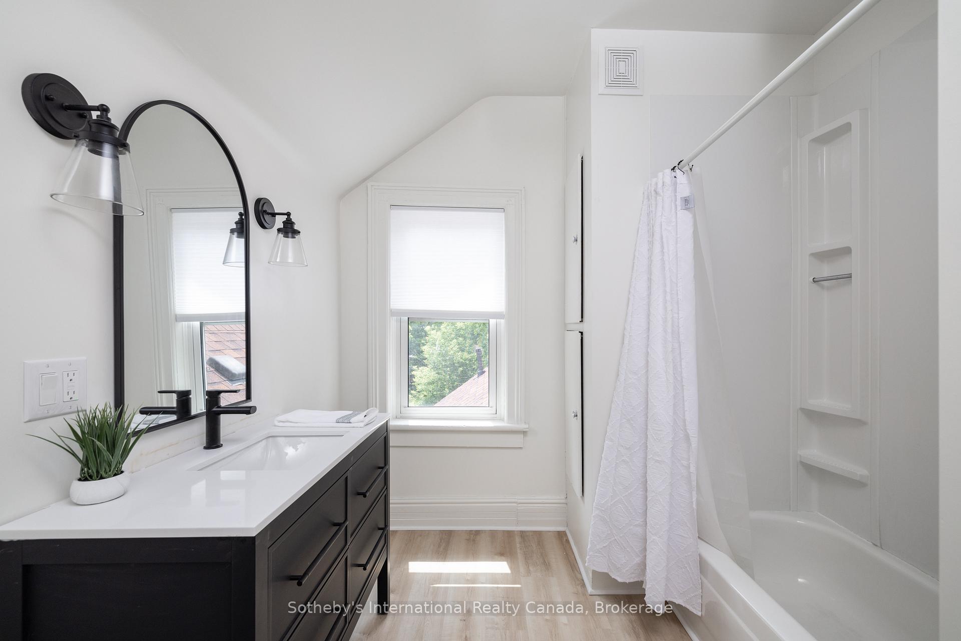 Photo 18 of 40 Toronto Street S, Grey Highlands — HOMEH