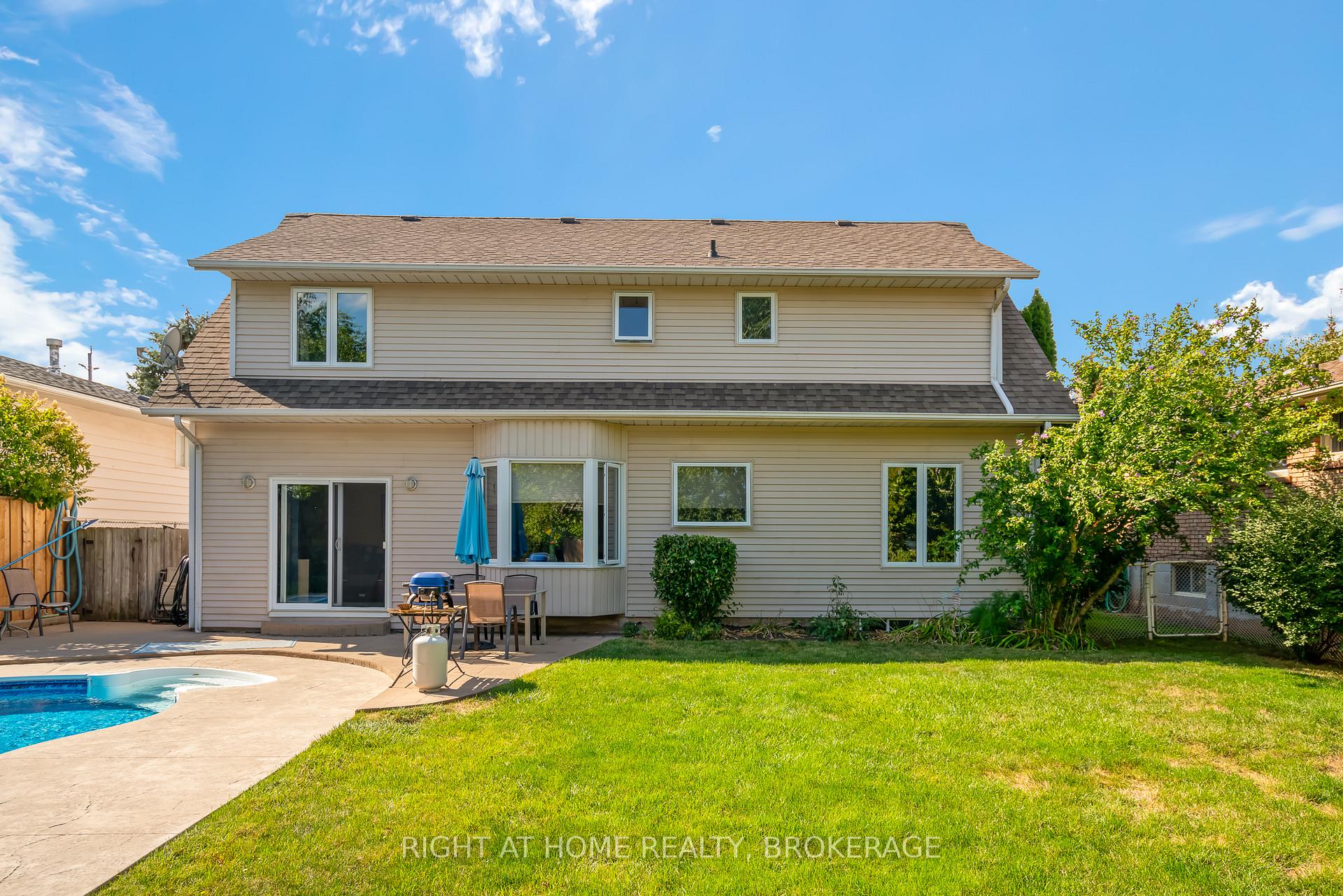 Photo 9 of 11 N Service Road, Grimsby, Grimsby Beach — HOMEH
