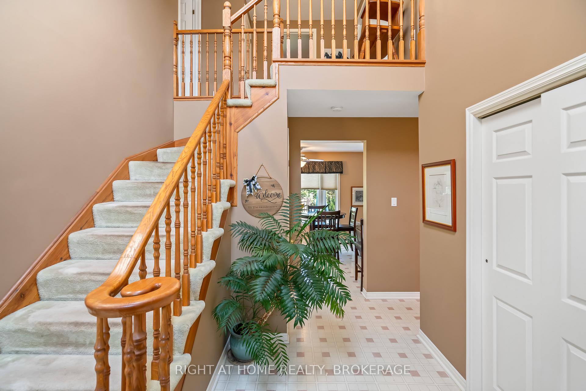 Photo 16 of 11 N Service Road, Grimsby, Grimsby Beach — HOMEH