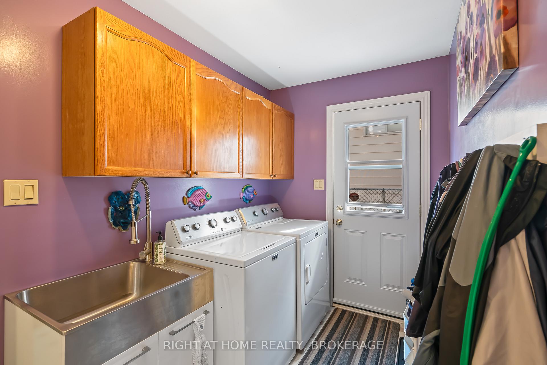 Photo 29 of 11 N Service Road, Grimsby, Grimsby Beach — HOMEH
