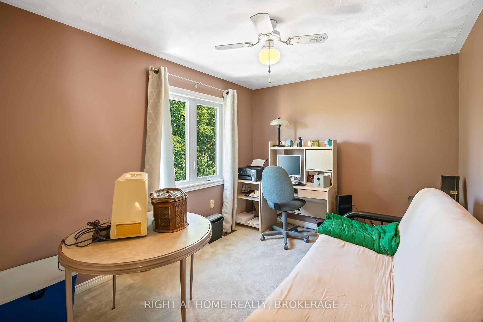 Photo 32 of 11 N Service Road, Grimsby, Grimsby Beach — HOMEH