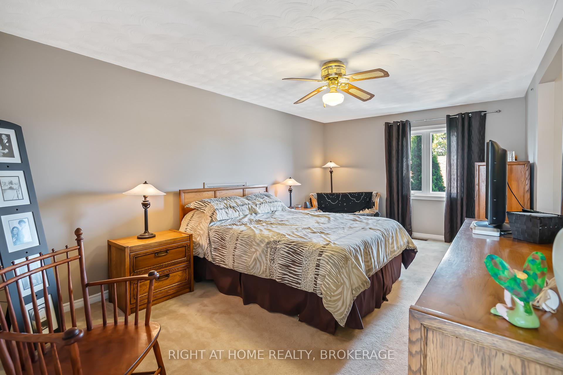 Photo 36 of 11 N Service Road, Grimsby, Grimsby Beach — HOMEH