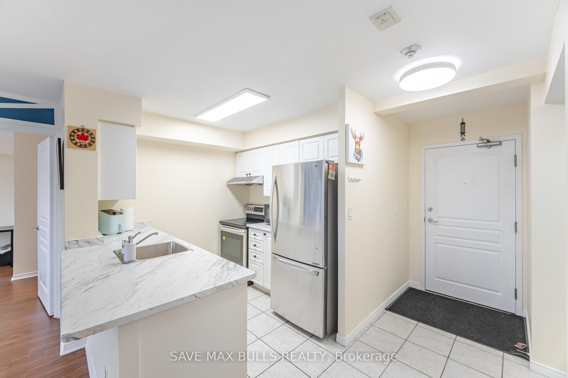 Photo 5 of Unit 303, 300 Ray Lawson Boulevard, Brampton, Fletcher's Creek South — HOMEH