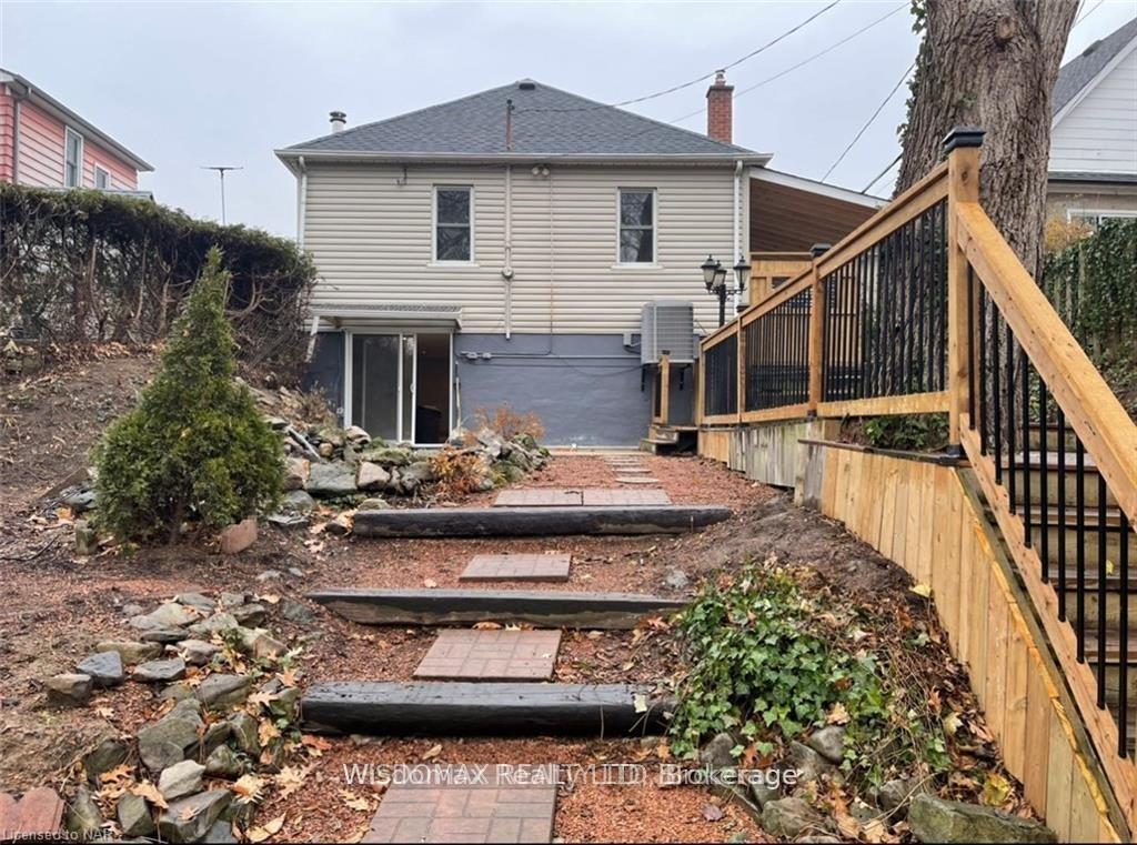 Photo 11 of 15 Philpark Road, St. Catharines, Port Dalhousie — HOMEH
